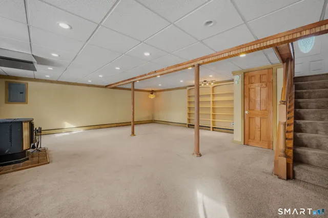 $375,000 | 1040 East Lake Road, Montville, CT 06370