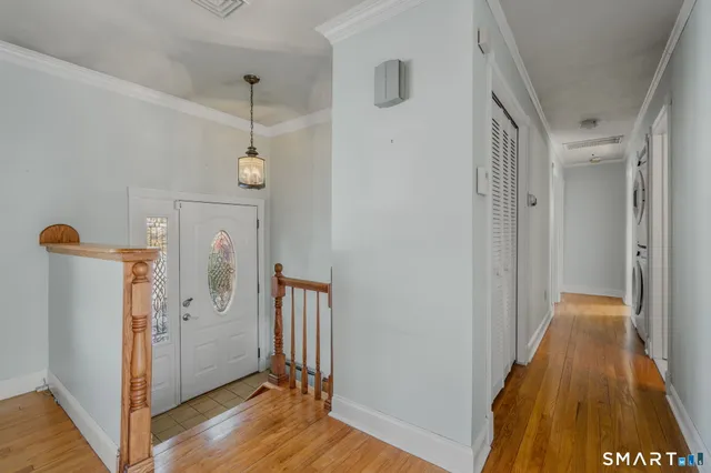 $375,000 | 1040 East Lake Road, Montville, CT 06370