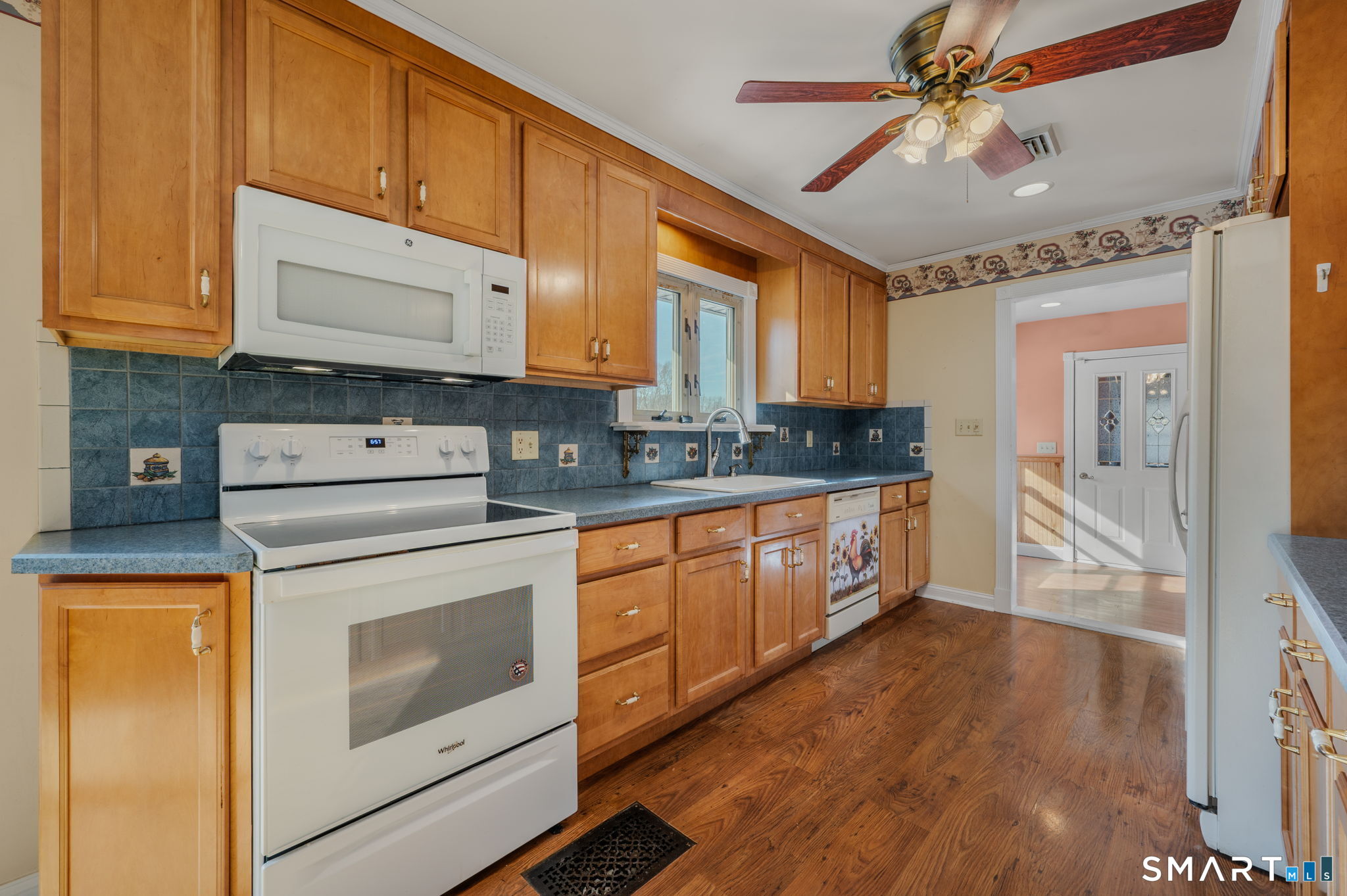 1040 East Lake Road Oakdale, CT 06370 - Photo 9 of 25