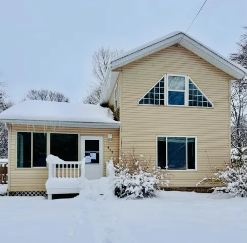 $190,000 | 415 South Main Street, Lawton, MI 49065