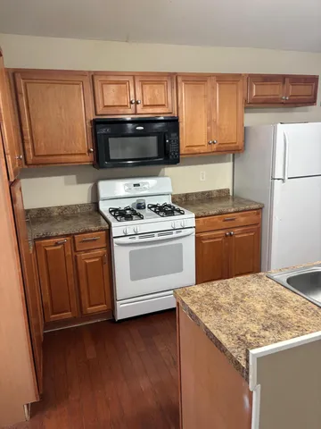 $190,000 | 415 South Main Street, Lawton, MI 49065