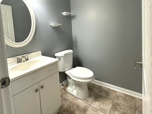 $2,000 | 1410 Beverly Lane, Streamwood, IL 60107