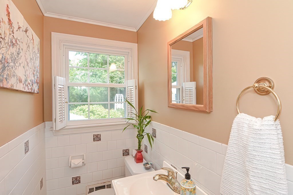 41 Sutherland Road North Attleboro, MA 02760 - Photo 24 of 34 Gallery Image 24