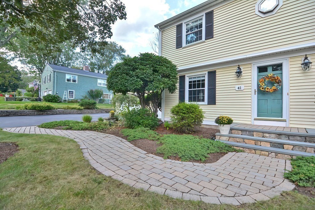 41 Sutherland Road North Attleboro, MA 02760 - Photo 4 of 34 Gallery Image 4