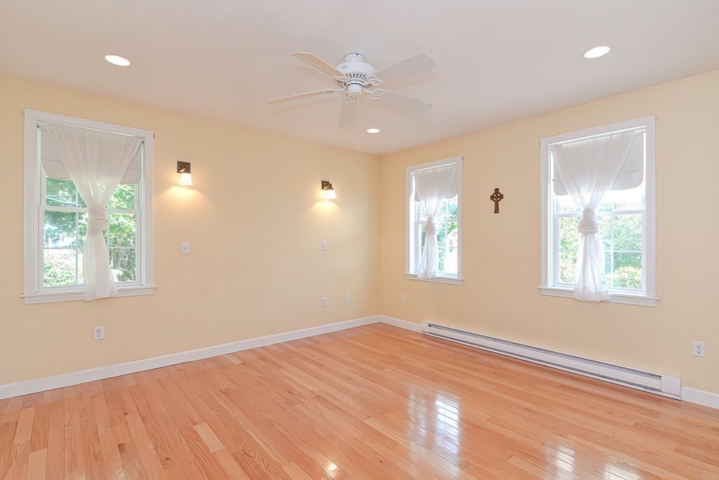 41 Sutherland Road North Attleboro, MA 02760 - Photo 5 of 34 Gallery Image 5