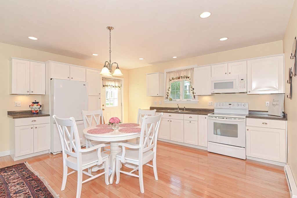 41 Sutherland Road North Attleboro, MA 02760 - Photo 8 of 34 Gallery Image 8