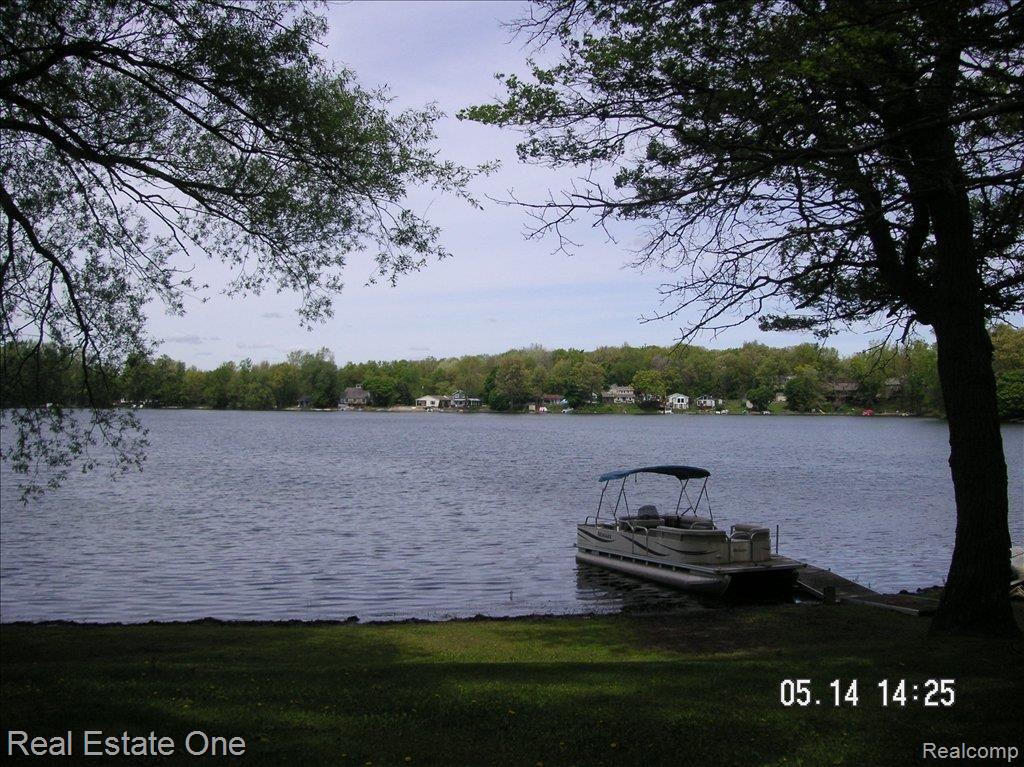 5126 West Harvard Road Clarkston, MI 48348 - Photo 4 of 25 Lakeview