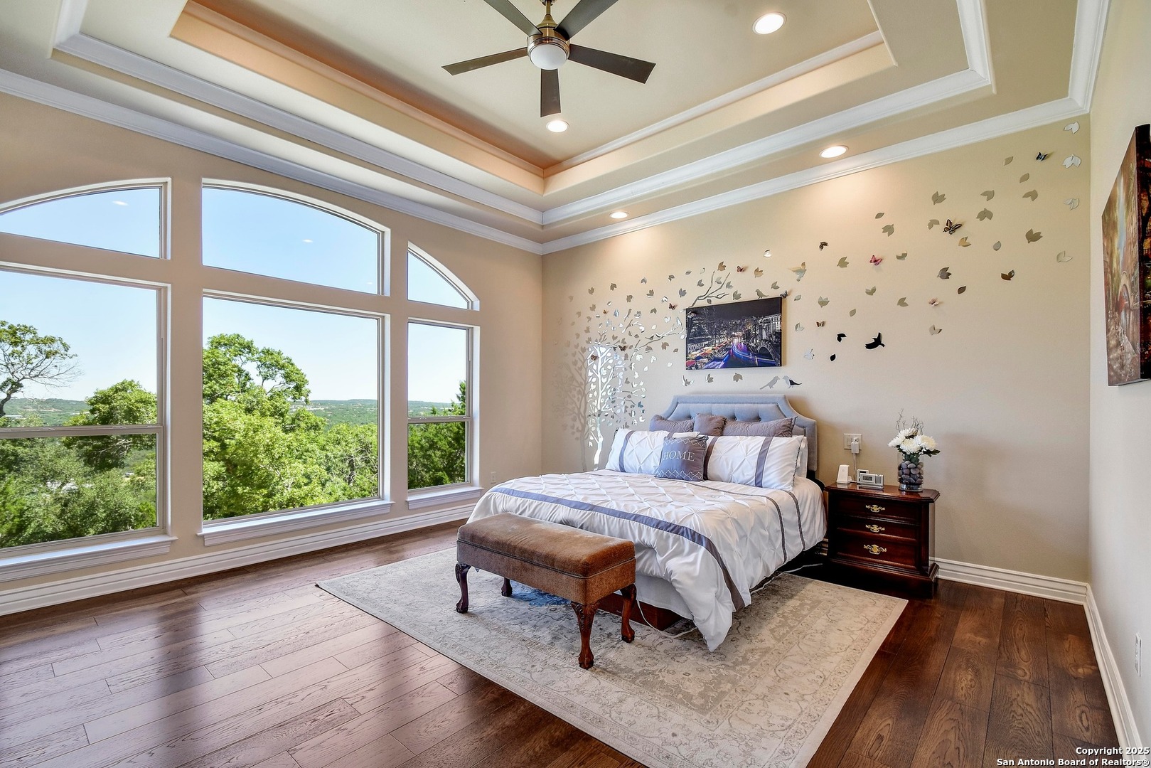 8 Braeburn Court Bulverde, TX 78163 - Photo 29 of 64 a bedroom with a large bed and a window