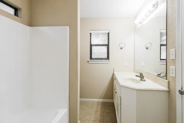 $1,455 | 131 Golfview Court, Conroe, TX 77356