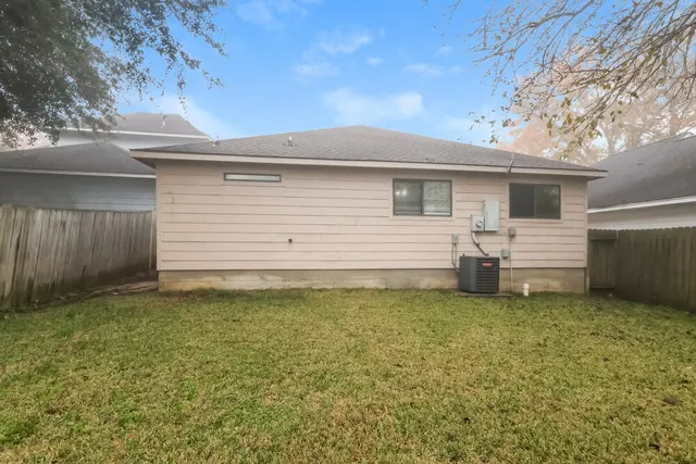 $1,455 | 131 Golfview Court, Conroe, TX 77356