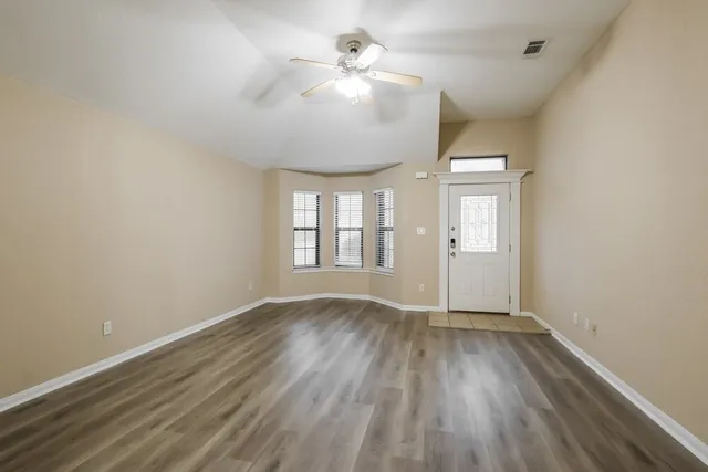 $1,455 | 131 Golfview Court, Conroe, TX 77356