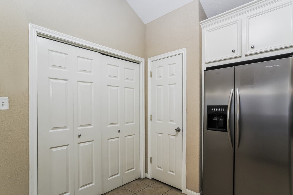 131 Golfview Court Conroe, TX 77356 - Photo 6 of 16 a view of closet area