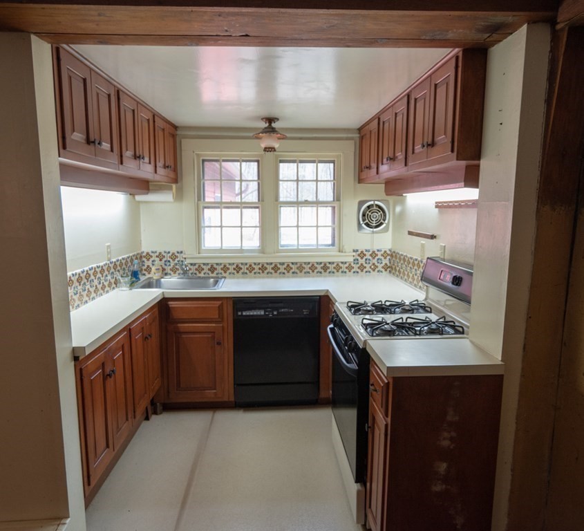335 Long Plain Road Leverett, MA 01054 - Photo 18 of 41