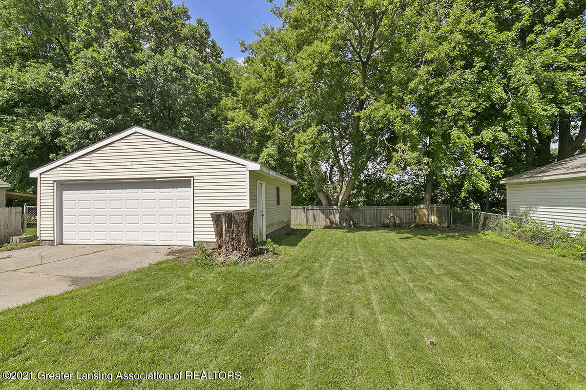 3200 Sunderland Road Lansing, MI 48911 - Photo 21 of 22 IMG_1017