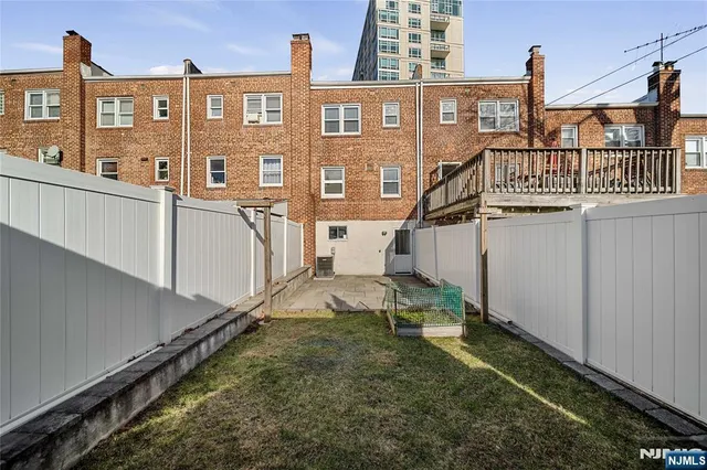 $2,700 | 372 Lawton Avenue, Unit A, Cliffside Park, NJ 07010