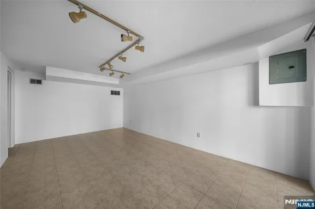 $2,700 | 372 Lawton Avenue, Unit A, Cliffside Park, NJ 07010