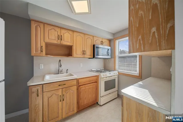 $2,700 | 372 Lawton Avenue, Unit A, Cliffside Park, NJ 07010