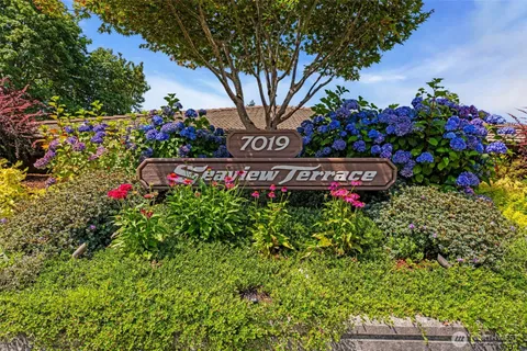 $1,480,000 | 7019 47th Avenue Southwest, Unit 18, Seattle, WA 98136