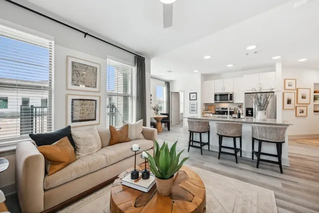 $1,873 | 945 Blakey Lane, Unit 8201, Bastrop, TX 78602