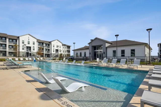 $1,873 | 945 Blakey Lane, Unit 8201, Bastrop, TX 78602