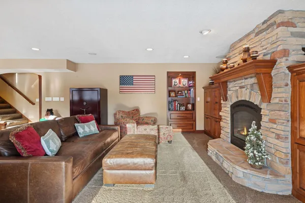 $1,400,000 | 4700 McDonald Dr Place North, Stillwater, MN 55082