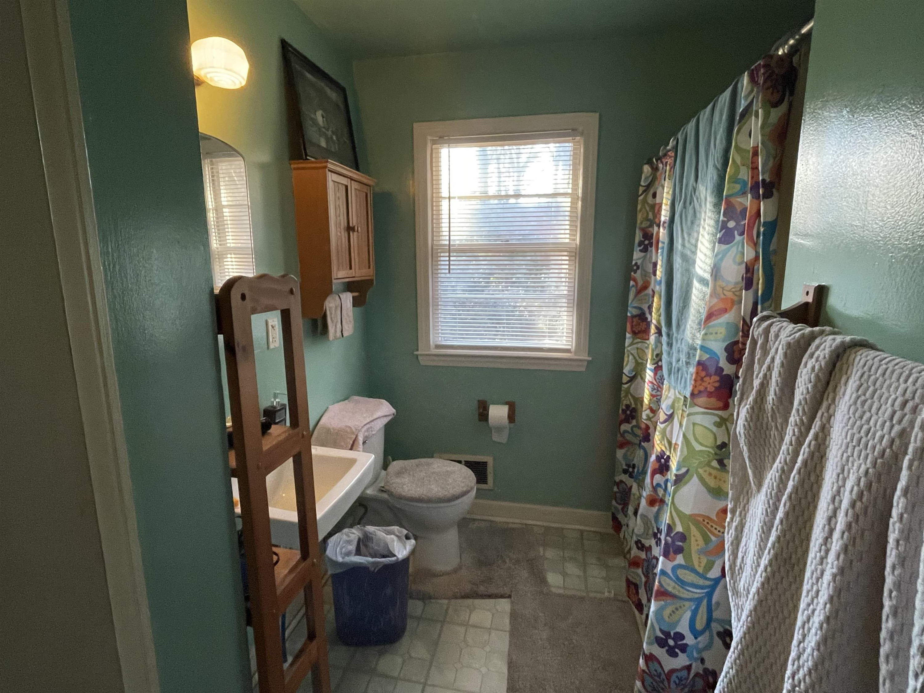 1518 Ashburton Road Raleigh, NC 27606 - Photo 6 of 10 Bathroom
