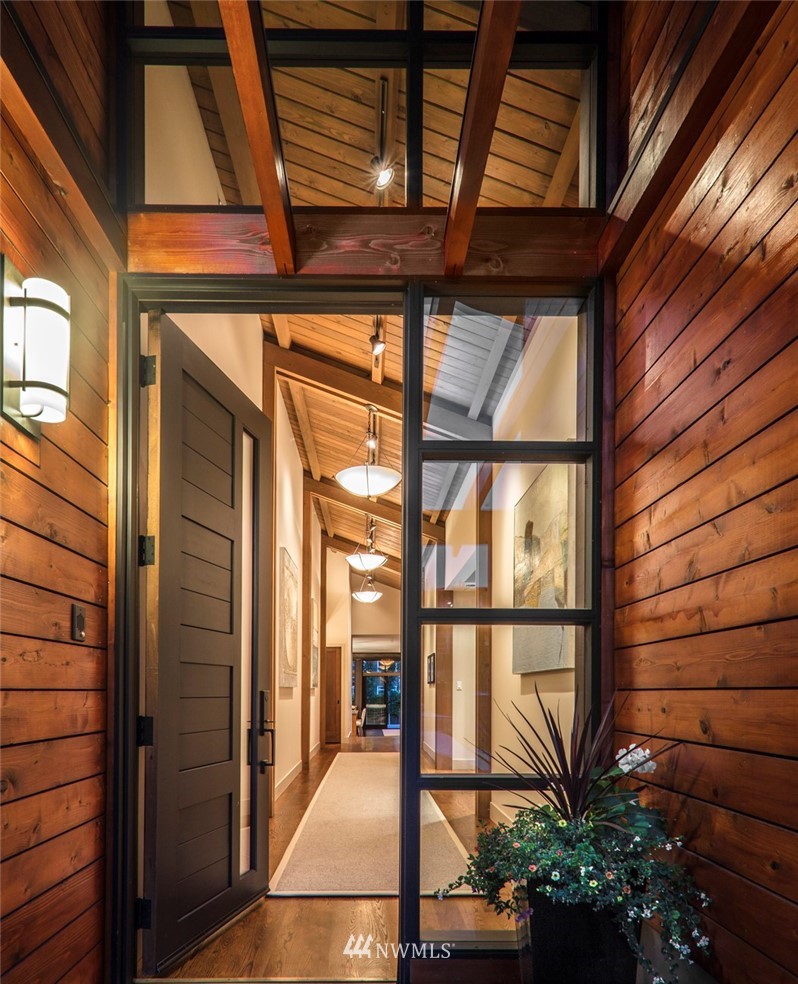 1014 Belfair Road Bellevue, WA 98004 - Photo 3 of 24