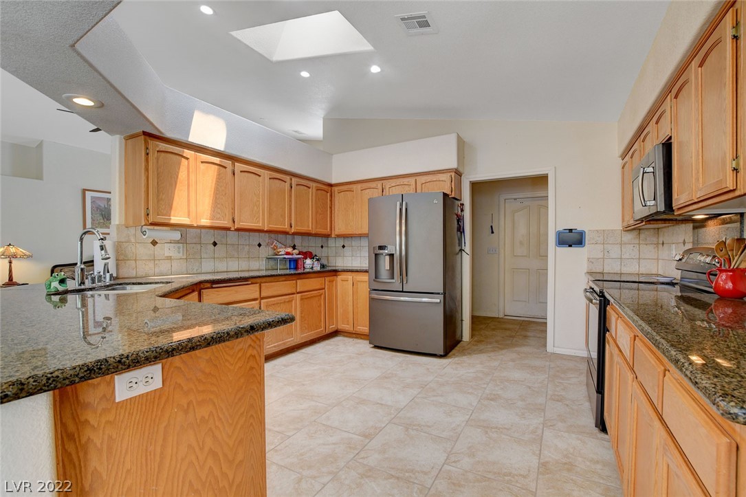 950 West Calvada Boulevard Pahrump, NV 89048 - Photo 11 of 33