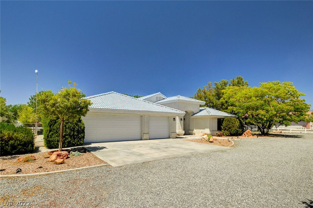 950 West Calvada Boulevard Pahrump, NV 89048 - Photo 2 of 33