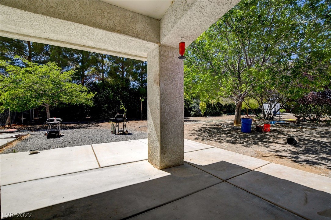 950 West Calvada Boulevard Pahrump, NV 89048 - Photo 27 of 33