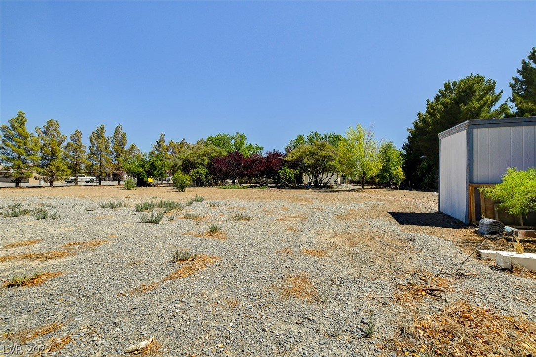 950 West Calvada Boulevard Pahrump, NV 89048 - Photo 29 of 33