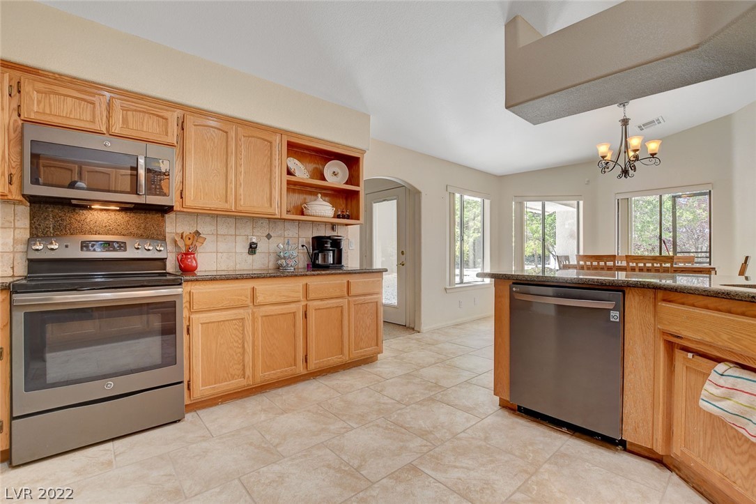 950 West Calvada Boulevard Pahrump, NV 89048 - Photo 8 of 33