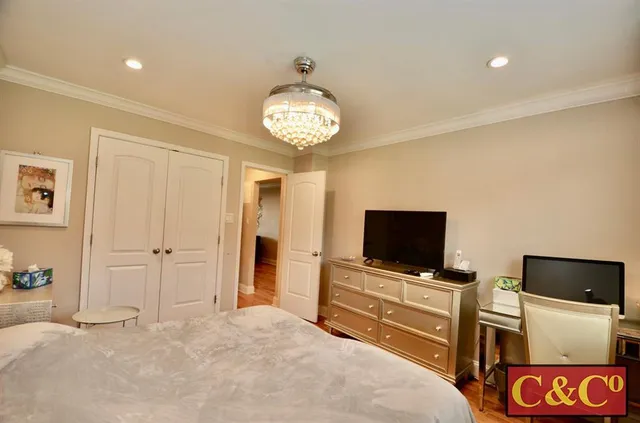 a view of a livingroom with furniture