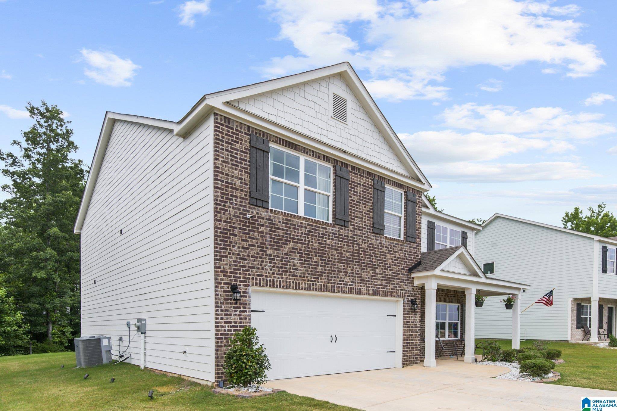 1005 Flyway View Lane Alabaster, AL 35007 - Photo 3 of 27 Gallery Image 3