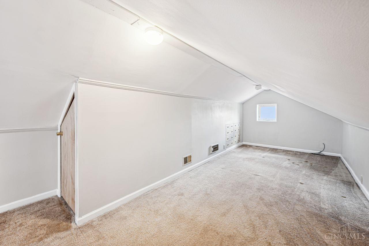 5596 Samver Road Cincinnati, OH 45239 - Photo 28 of 35