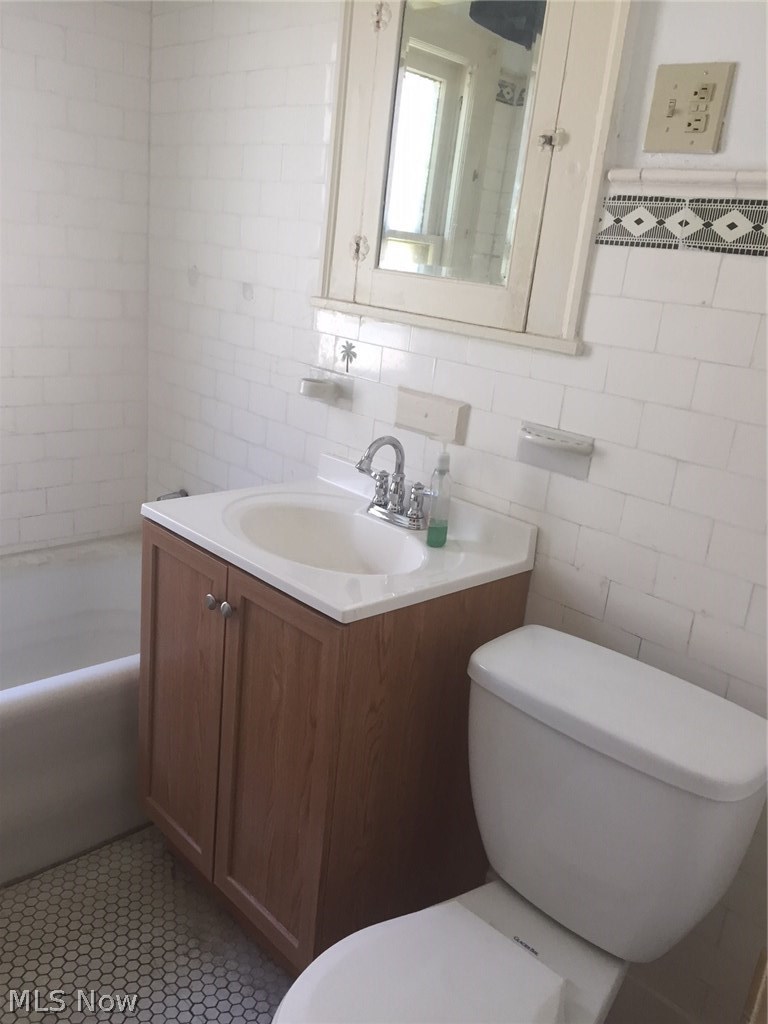 3589 Chelton Road Cleveland, OH 44120 - Photo 13 of 16