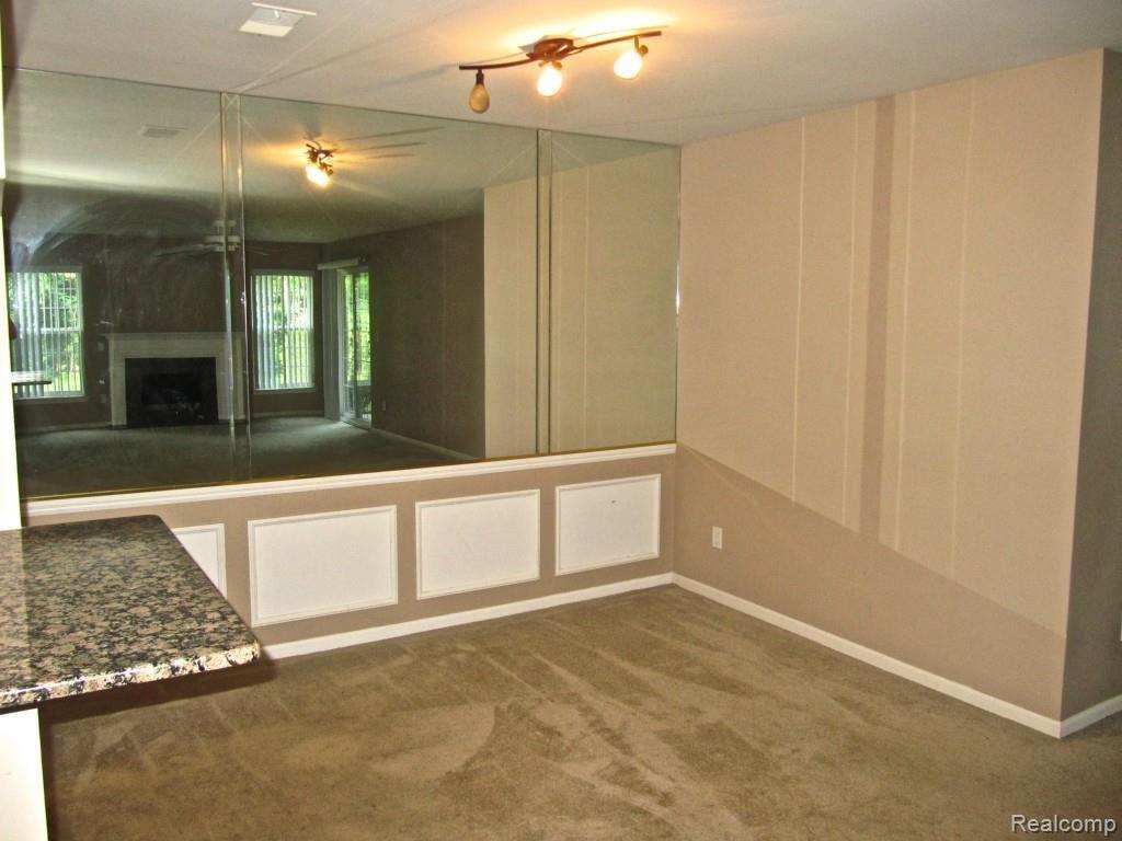 3397 Tremonte Circle, Unit 202 Rochester, MI 48306 - Photo 18 of 35 Dining Room