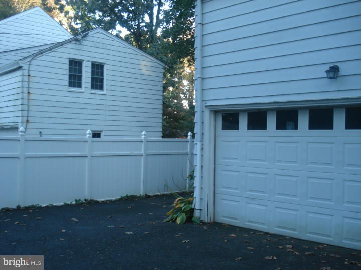 352 Rices Mill Road Wyncote, PA 19095 - Photo 4 of 25 Driveway
