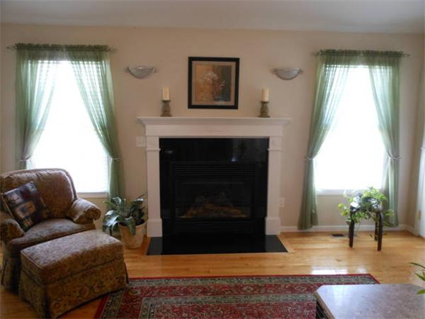 204 Russell Road, Unit D Westfield, MA 01085 - Photo 4 of 12 Gallery Image 4