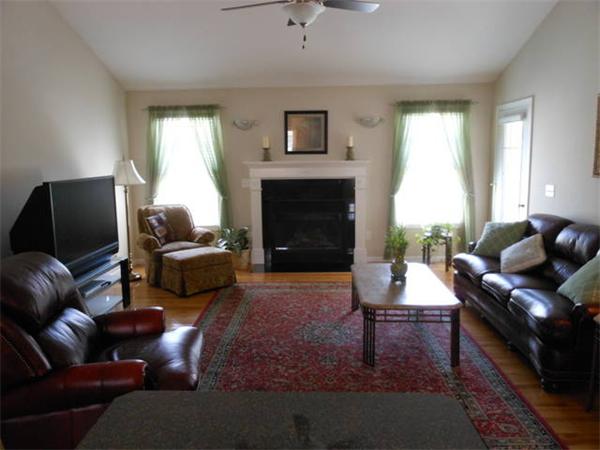 204 Russell Road, Unit D Westfield, MA 01085 - Photo 5 of 12 Gallery Image 5
