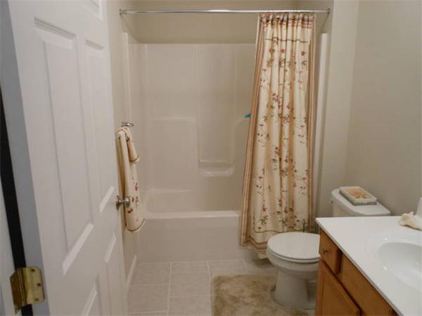 204 Russell Road, Unit D Westfield, MA 01085 - Photo 7 of 12 Gallery Image 7