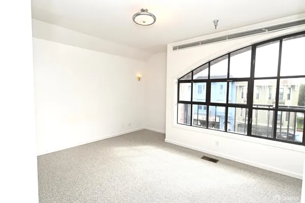 $4,625 | 1120 Clement Street, San Francisco, CA 94118