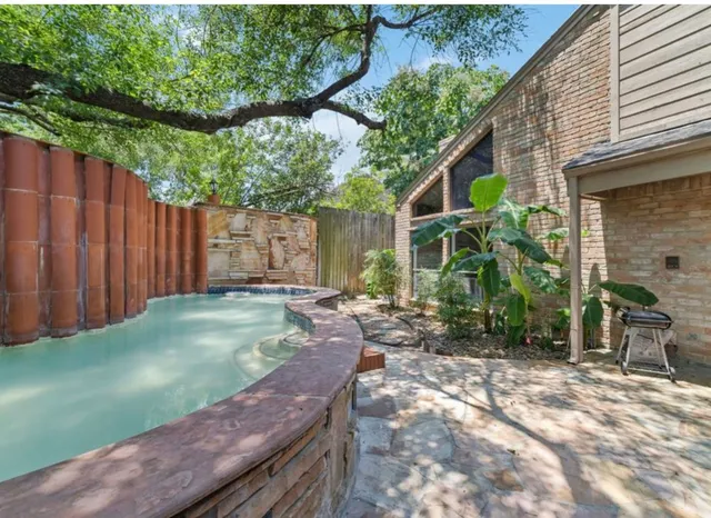 $399,000 | 2107 Shadowbriar Drive, Houston, TX 77077