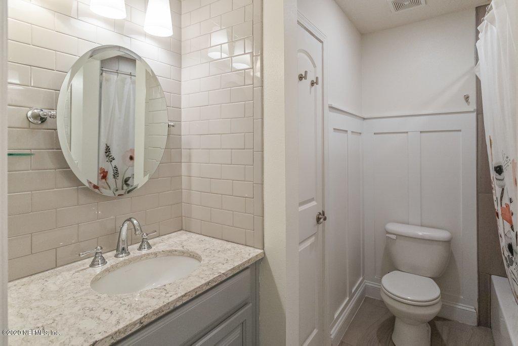 221 North Saxxon Road St. Augustine, FL 32092 - Photo 30 of 64 Upstairs Bath