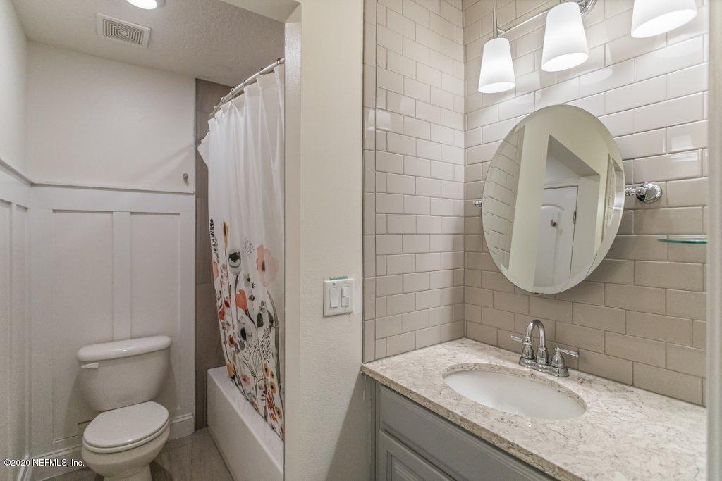 221 North Saxxon Road St. Augustine, FL 32092 - Photo 31 of 64 Upstairs Bath