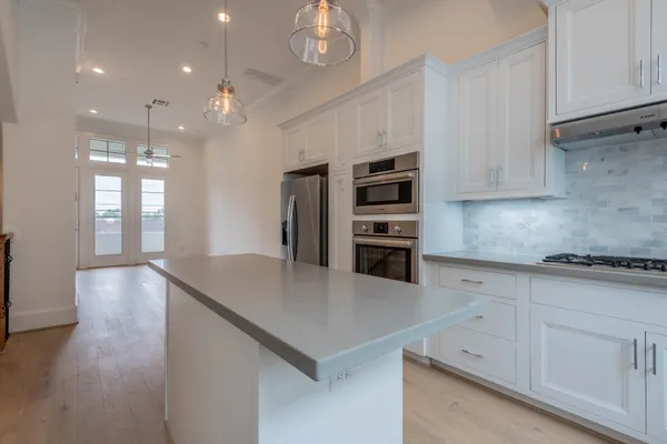 $2,400 | 4057 Leeland Street, Houston, TX 77023