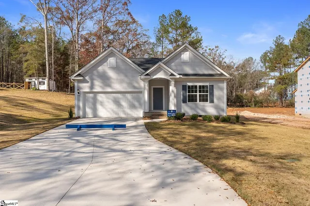 $359,000 | 118 Lakeside Drive, Anderson, SC 29621