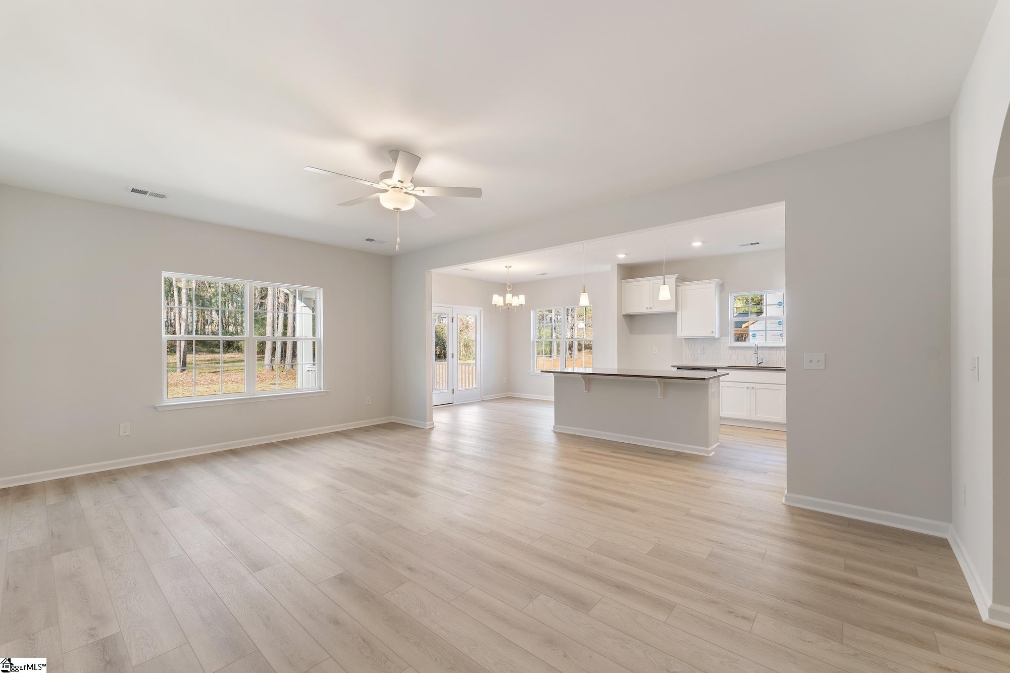 118 Lakeside Drive Anderson, SC 29621 - Photo 3 of 23