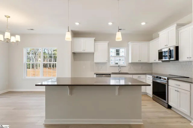 $359,000 | 118 Lakeside Drive, Anderson, SC 29621