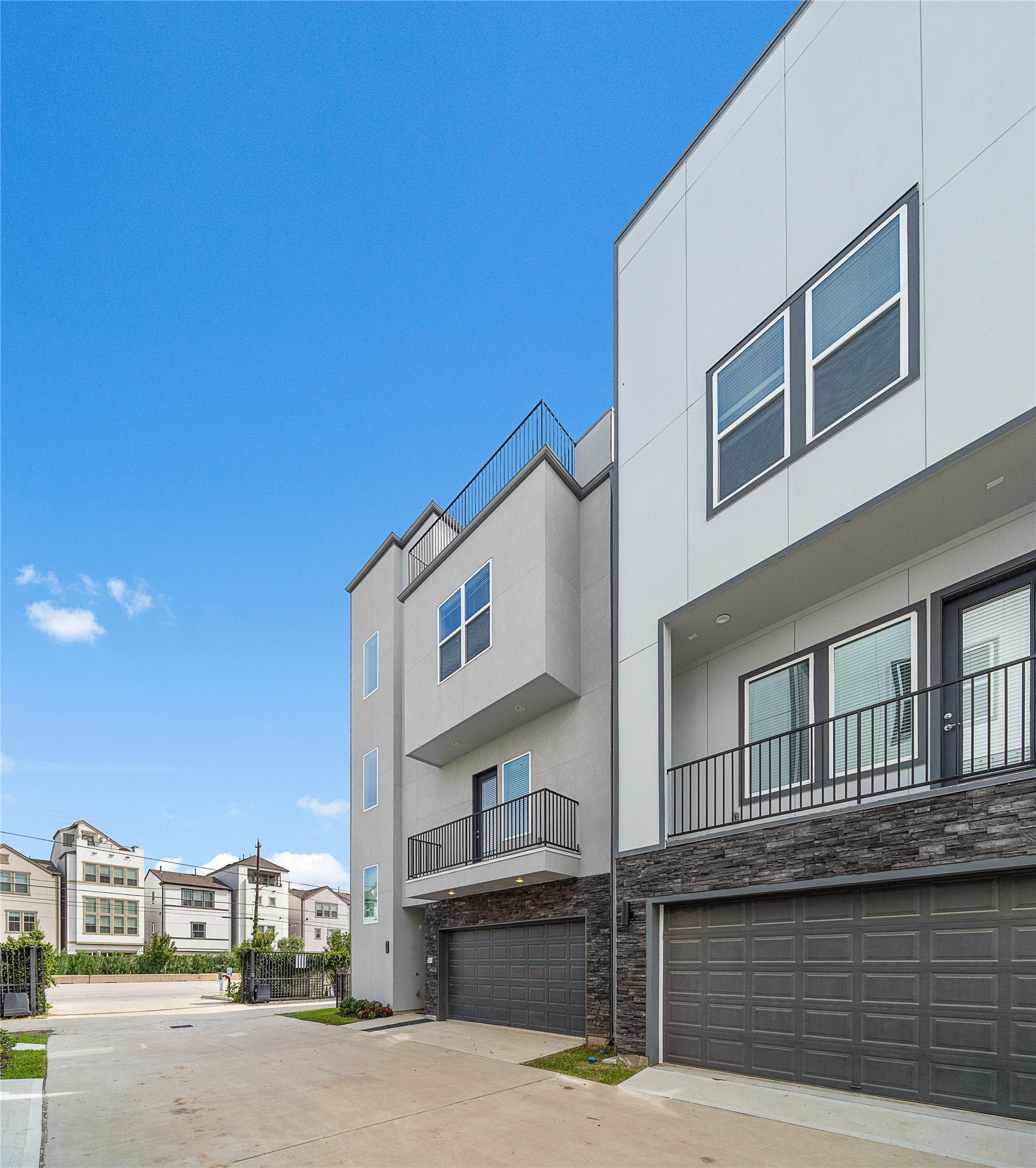 8411 Hempstead Road, Unit A Houston, TX 77008 - Photo 2 of 35 Exterior Shot